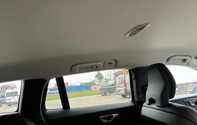 Volvo V60 cena 59900 przebieg: 20500, rok produkcji 2023 z Wrocław małe 781